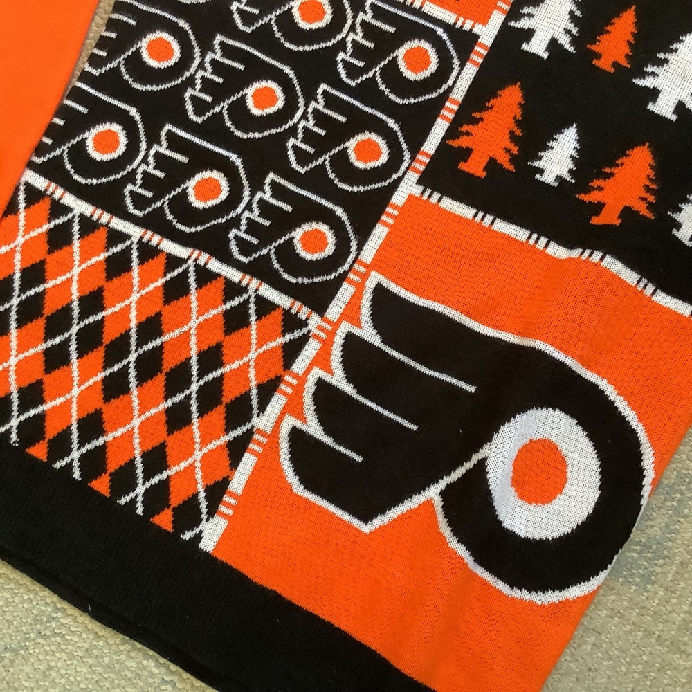 Philadelphia Flyers Sweater NHL Hockey Christmas Knit Men’s Med NWOT - Picture 2 of 4